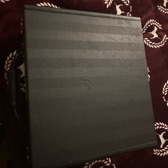 Display trunk (opens) - Picture 7 of 7